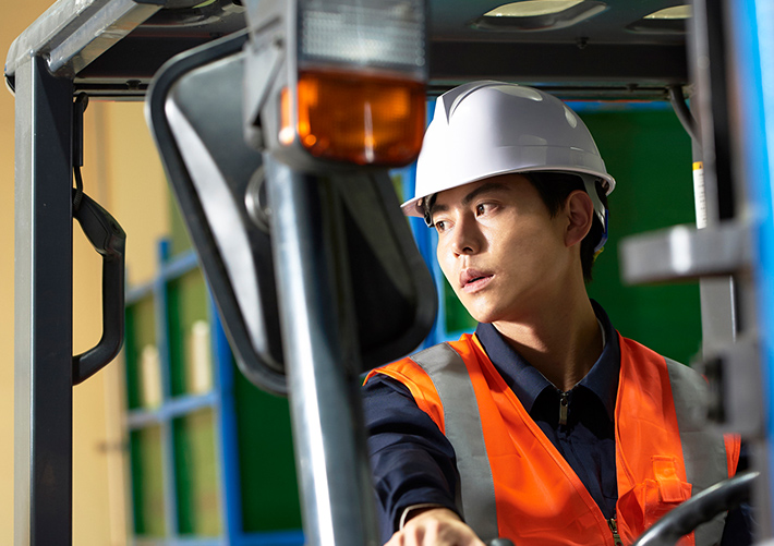 フルーツの鮮度と安全性を守り、 日本の食卓を支えるお仕事です。